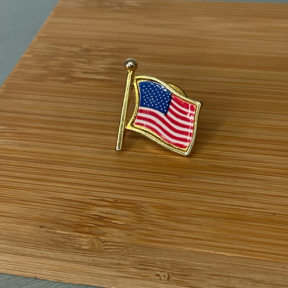 Gold American Flag Pin